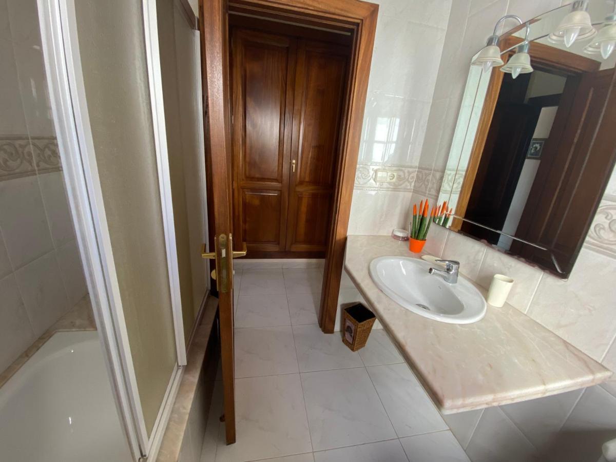 Villa Isa Sea Views Плая Бланка Екстериор снимка